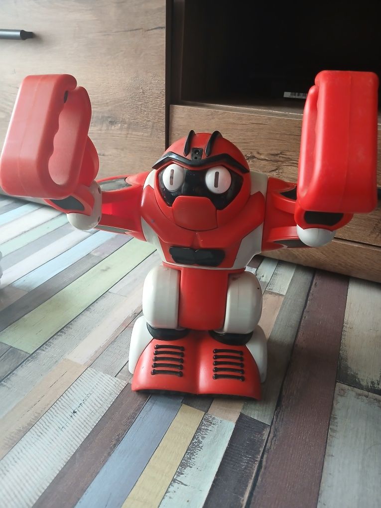 BOOMBOT Интерактивен робот