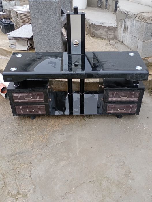 Стъклен TV шкаф с чекмеджета