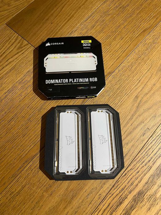 32GB (2X16Gb) Corsair Dominator PLATINUM RGB DDR5-5600 MHz Cl36