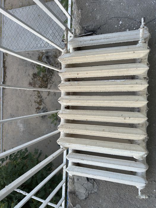 Продаю Чугунную батарею