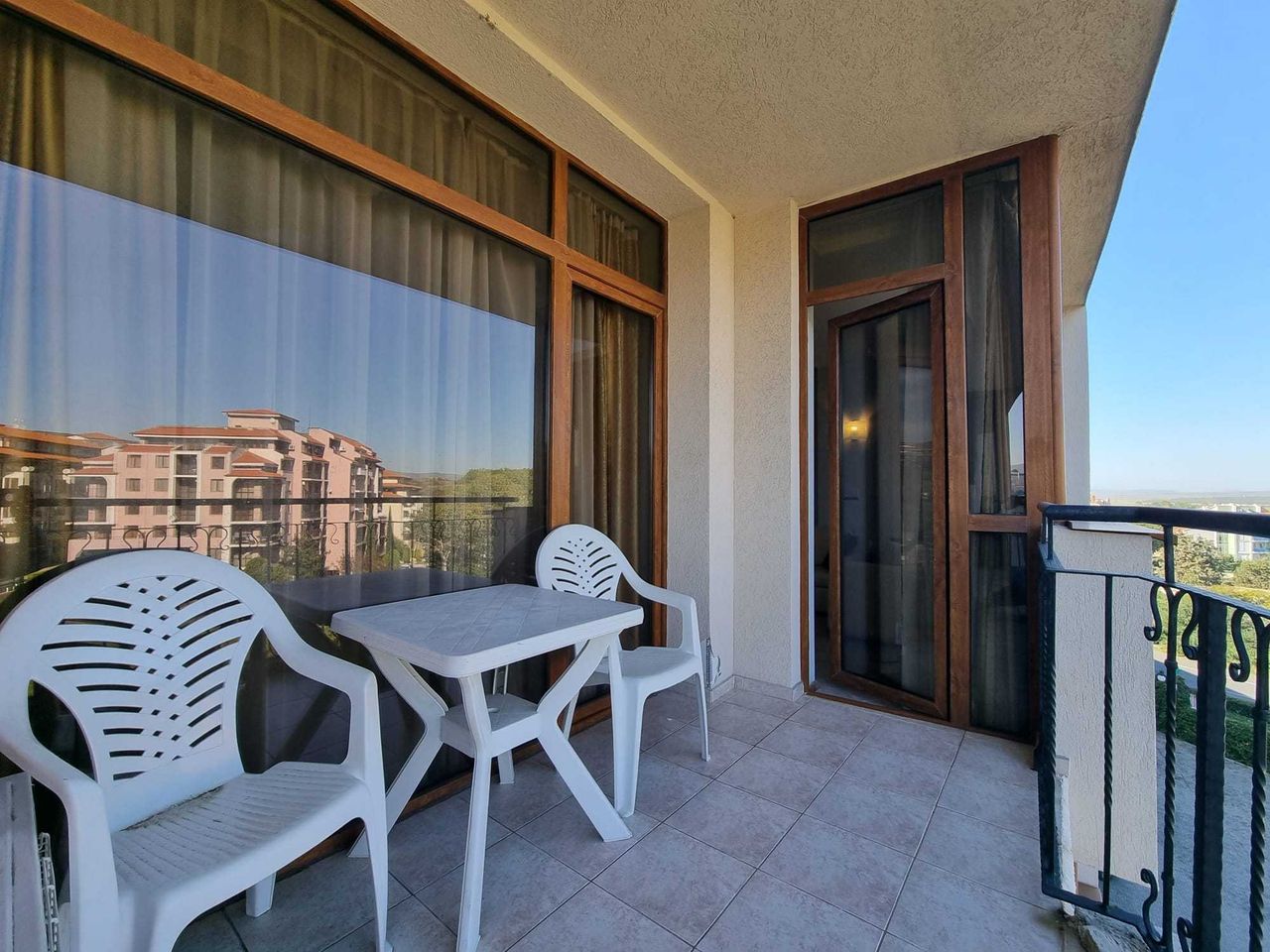 Продава се Двустаен апартамент в к.к. Слънчев бряг - 72 кв.м за 1021 €/кв.м - Снимка #15