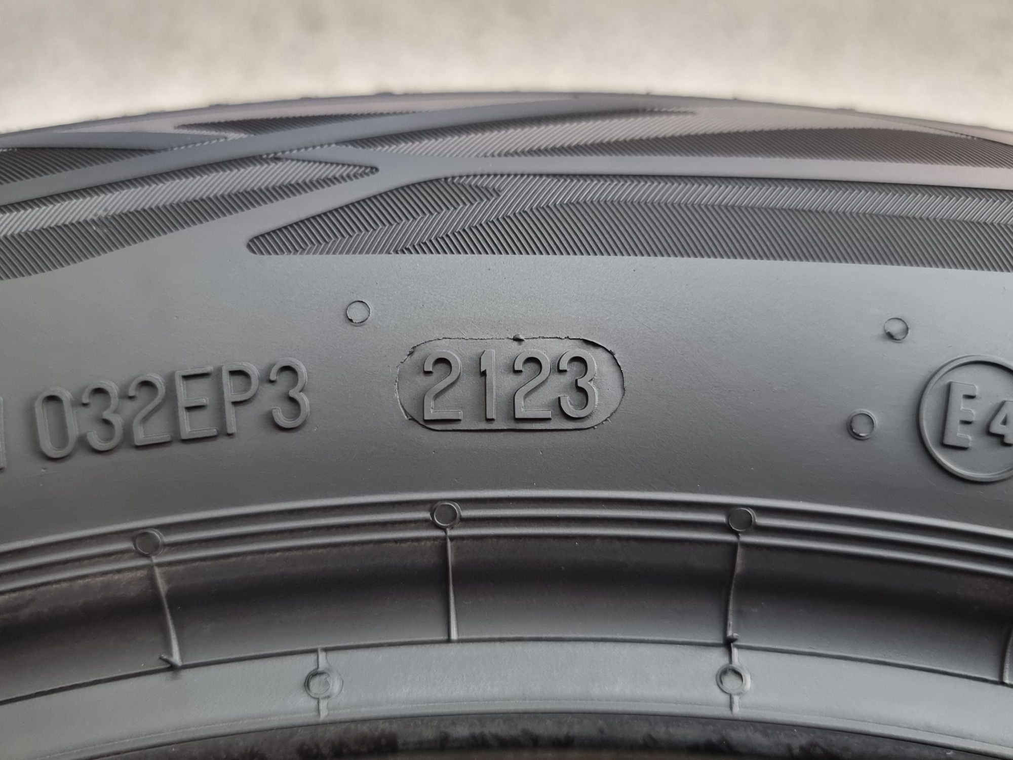 "Dot 22-23" 215/50/17 Continental 4Броя: 370лв 6мм