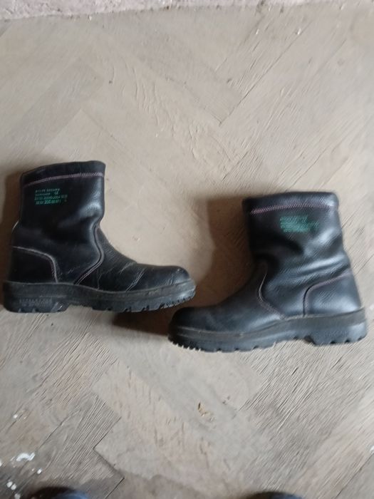 Cizme piele cu blana și bot metalic Nr 44