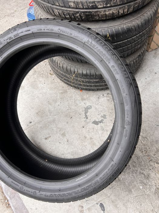 2 anvelope iarna 225/40/18 , Bridgestone , RunFlat !
