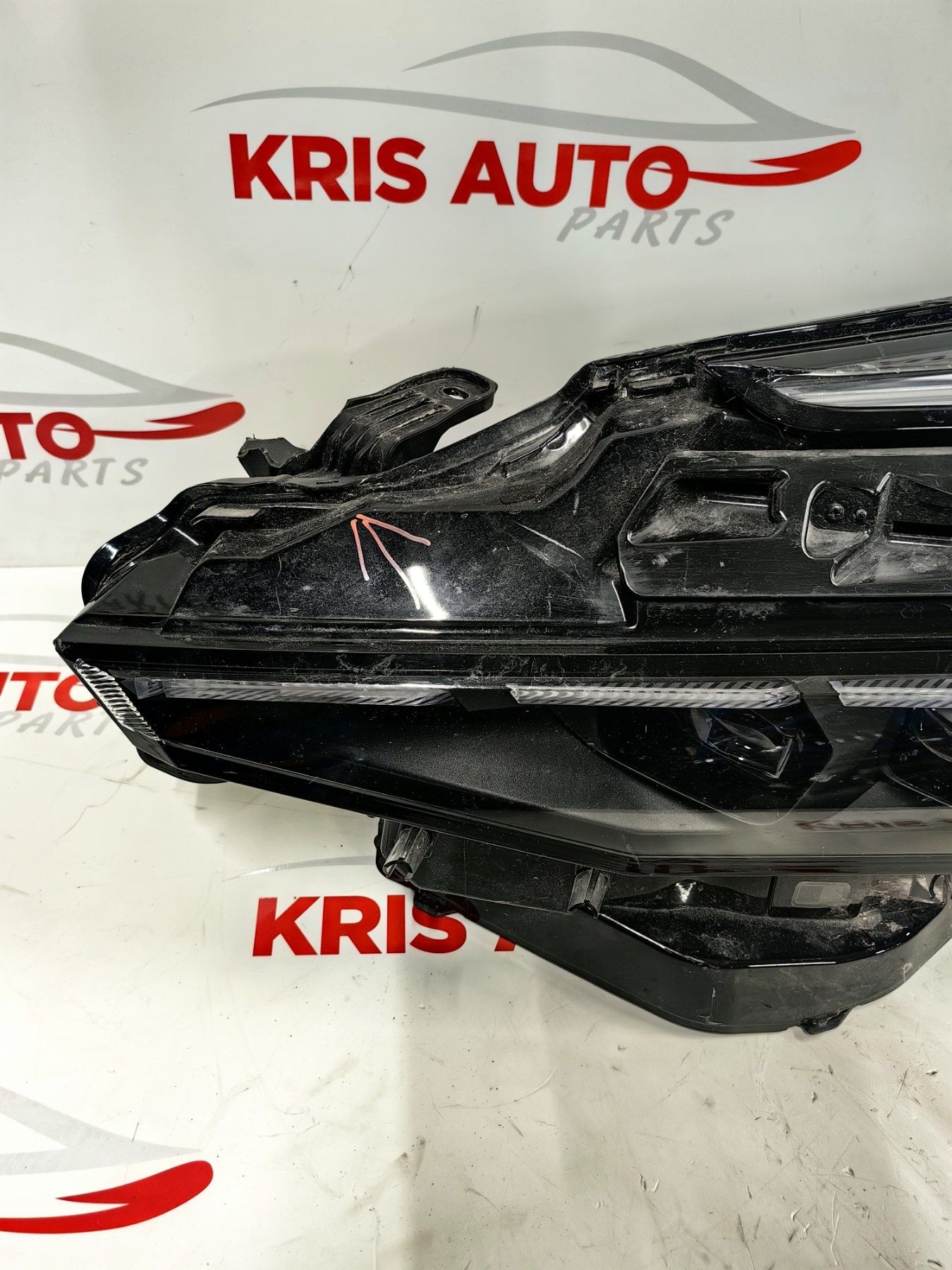 Ляв фар Toyota CH-R FULL LED 2024/ Тойота ЦХ-Р - Със забележки!