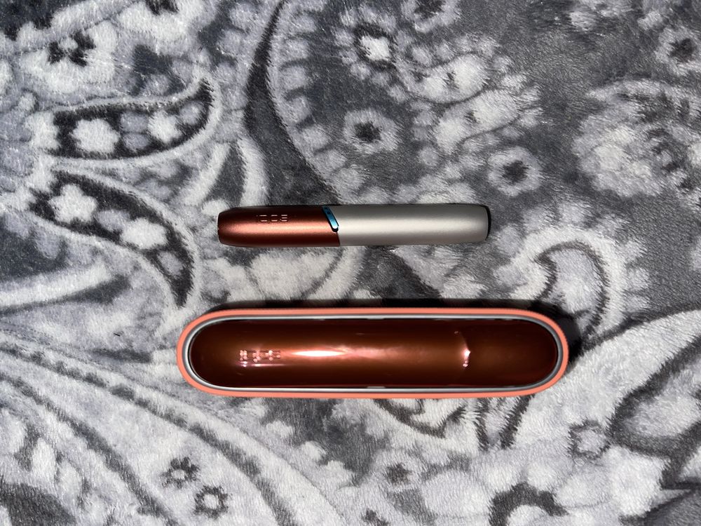 Iqos 3 Duo gri cu accesorii,usa,capac,husa silicon copper