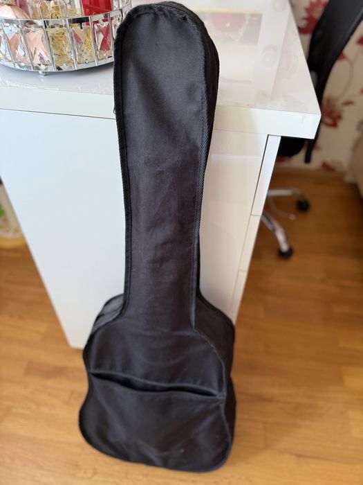Chitară acustică