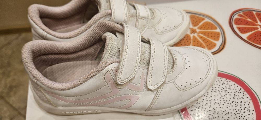 Обувки н.30, 31, 32...