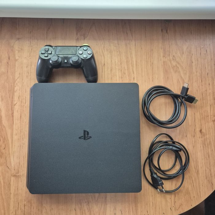 Playstation 4 slim 500GB (2 контролера и UFC 4)(кабели)