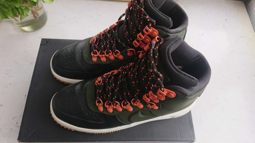 Обувки NIKE Lunar Force 1 Duckboot      40 номер стелка 25см- отлични