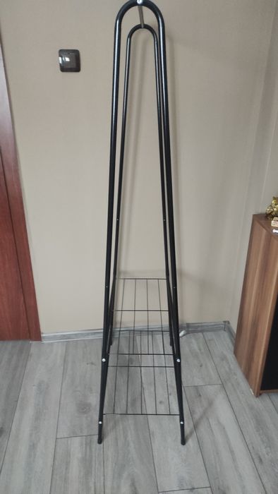 Цендер за закачалки и дрехи