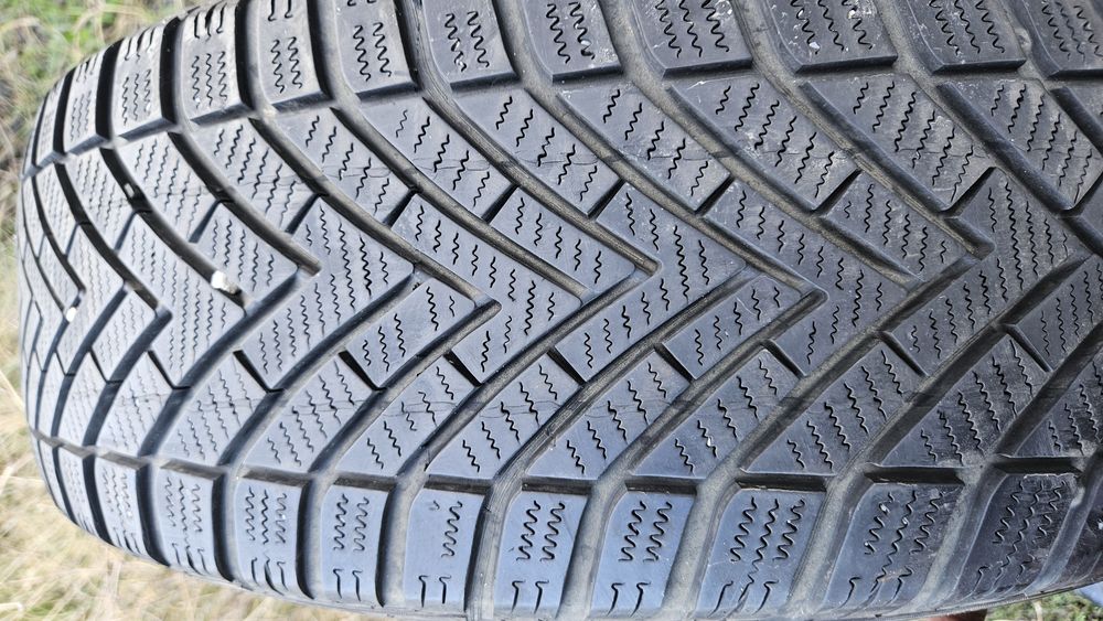 2бр гуми 205 60 16 дот 22 вредещайн