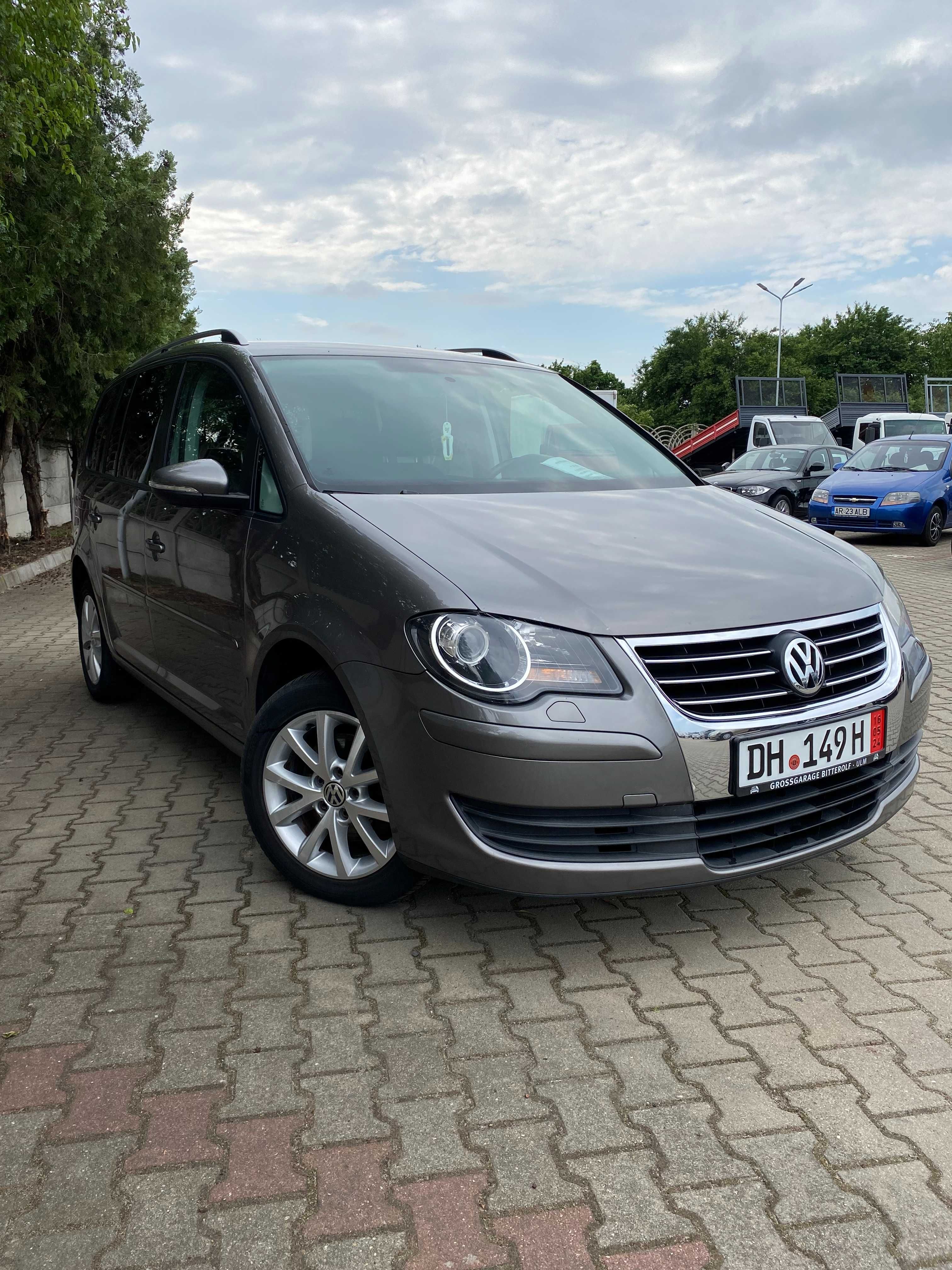 VW Touran Facelift 2010 7 Locuri 1.9 TDI Frestyle Edition Full Extrase