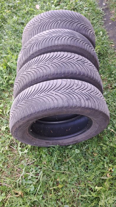 Vând 4 cauciucuri iarna 215 65 16