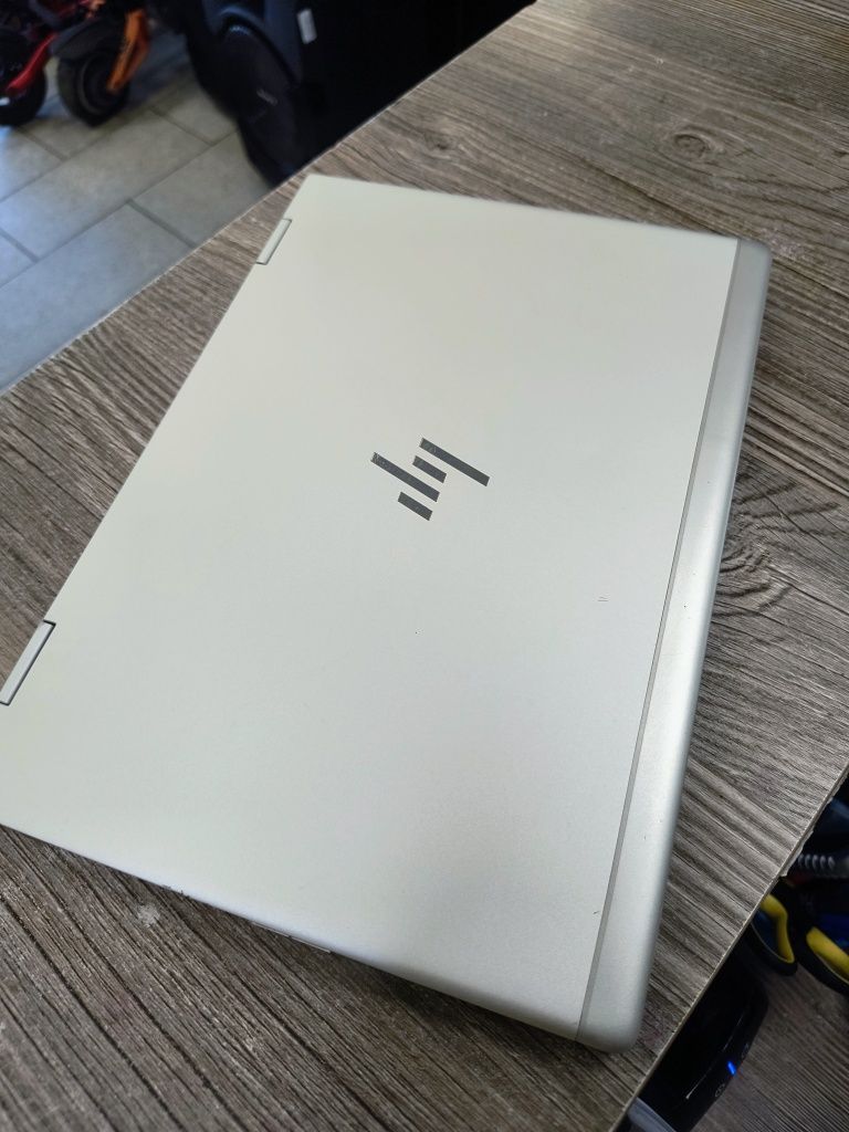 Лаптоп HP Elitebook 830 G5 тъчскрийн 13,3" / 8RAM /CPU i5-8250