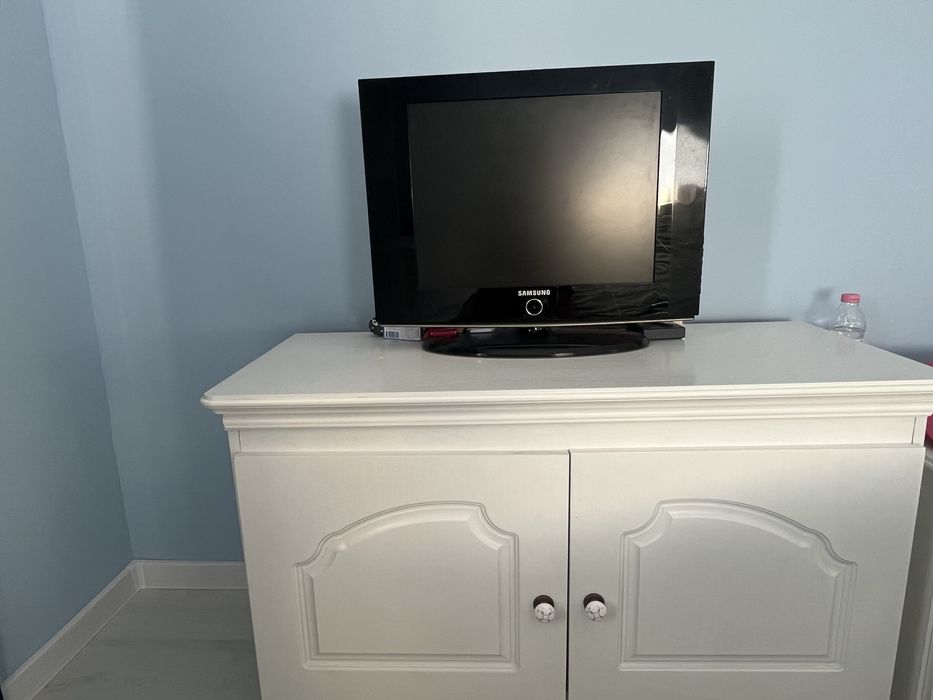 Нощни шкафчета и скрин