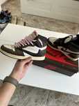 Travis Scott jordan 1
