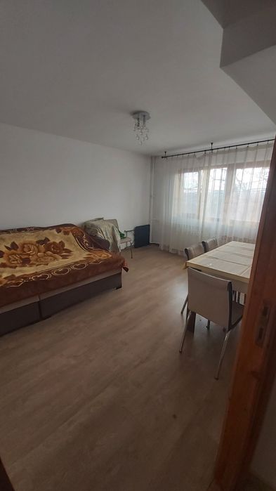 Apartament 4 camere, decomandat, et. 3, zona Autogara