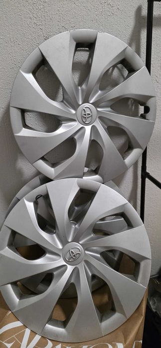 Зимни гуми Bridgestone 205/55/R16 с метални джанти (Тойота)