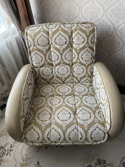 Диван ,два кресла