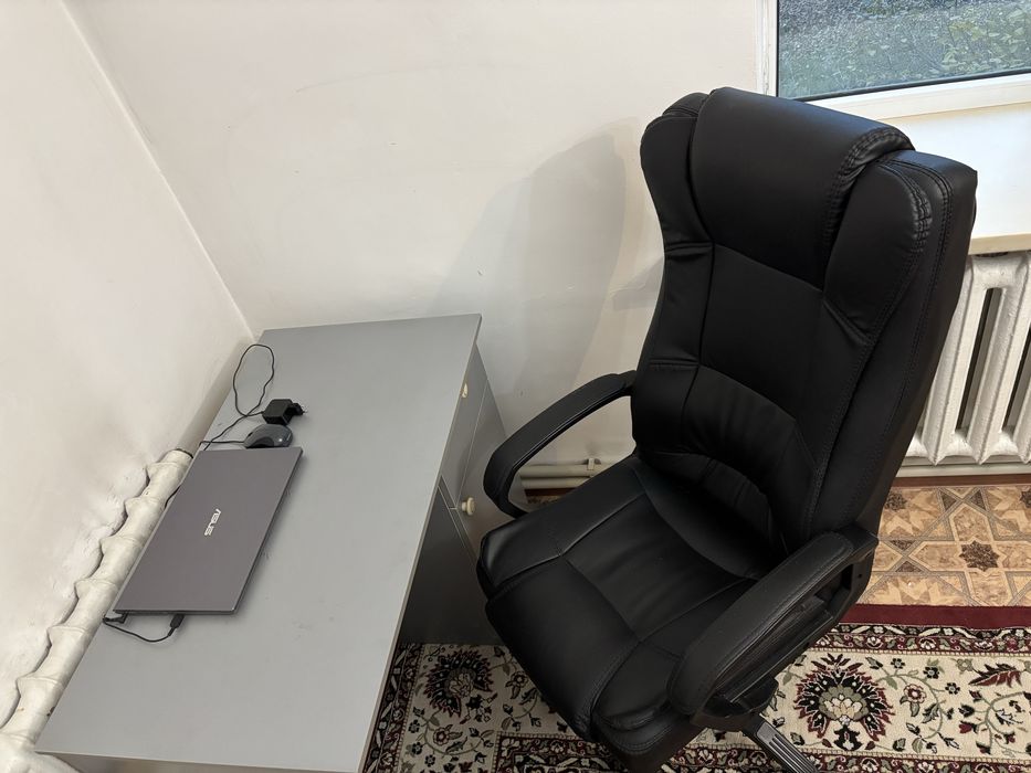 Продается Стол в новом состояний