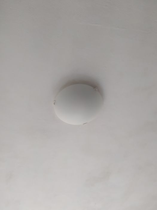 Продавам плафон .