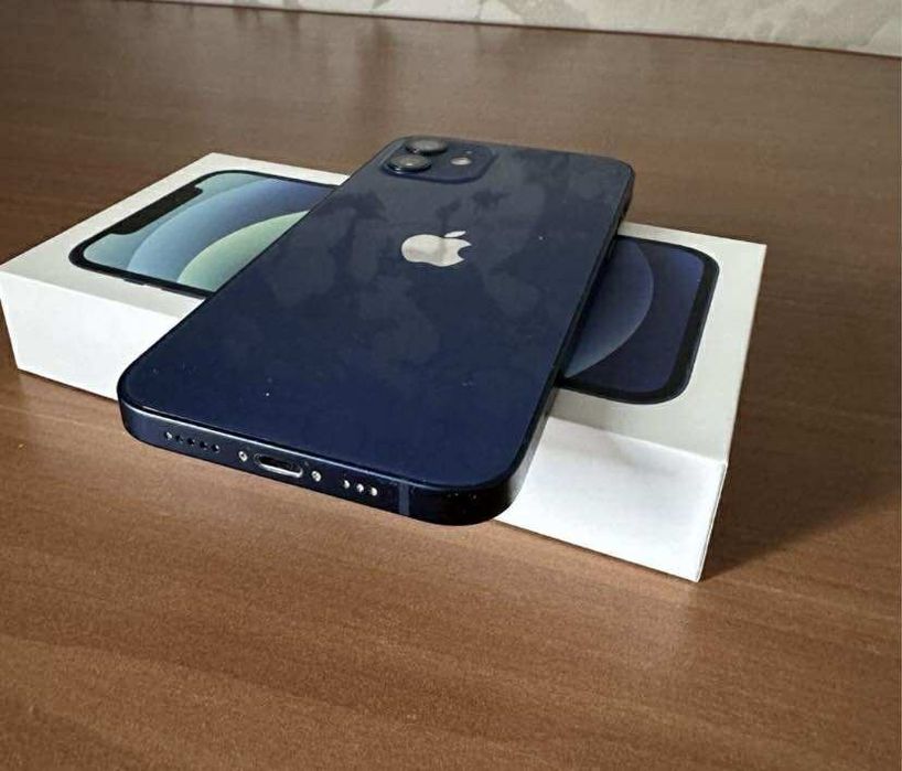 iPhone 12 Albastru 64 GB impecabil baterie 88%