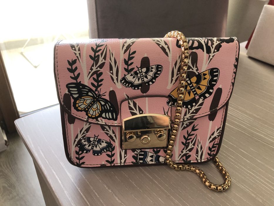 Чанта pinko невероятнив бяло и пепел от рози,черно синьо и циклсмено