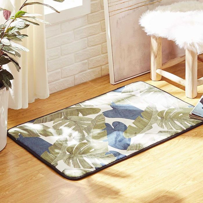 ЧИСТО НОВ килим от пяна Amazon Basics 60 x 100 cm
