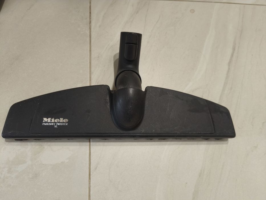 Прахосмукачка Miele Complete C3 Select 120 PowerLine