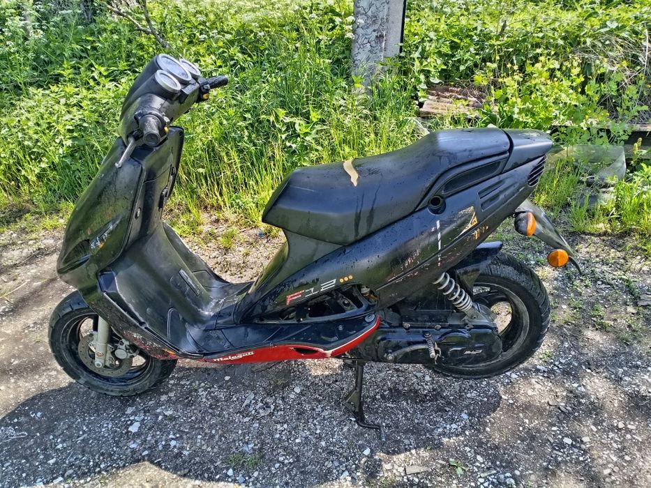 Vând scuter malaguti f12 80cc