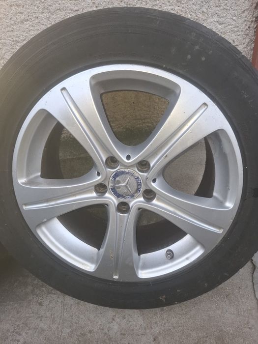 Vând sau schimb anvelope cu  jante mercedes 225/55/R17