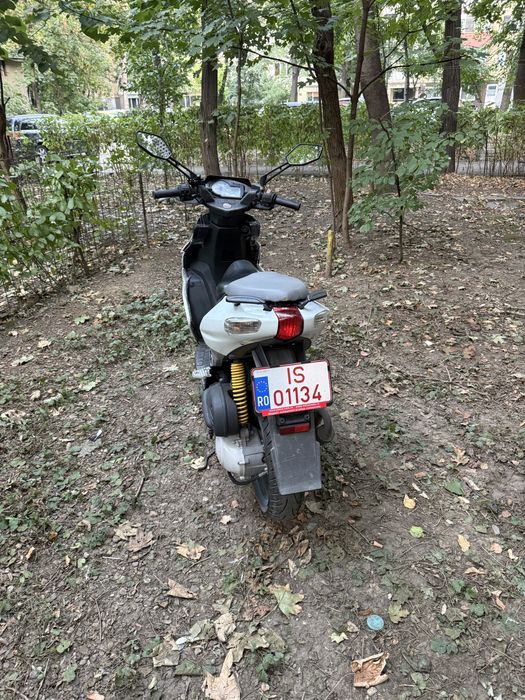 Scuter Aprilia SR50