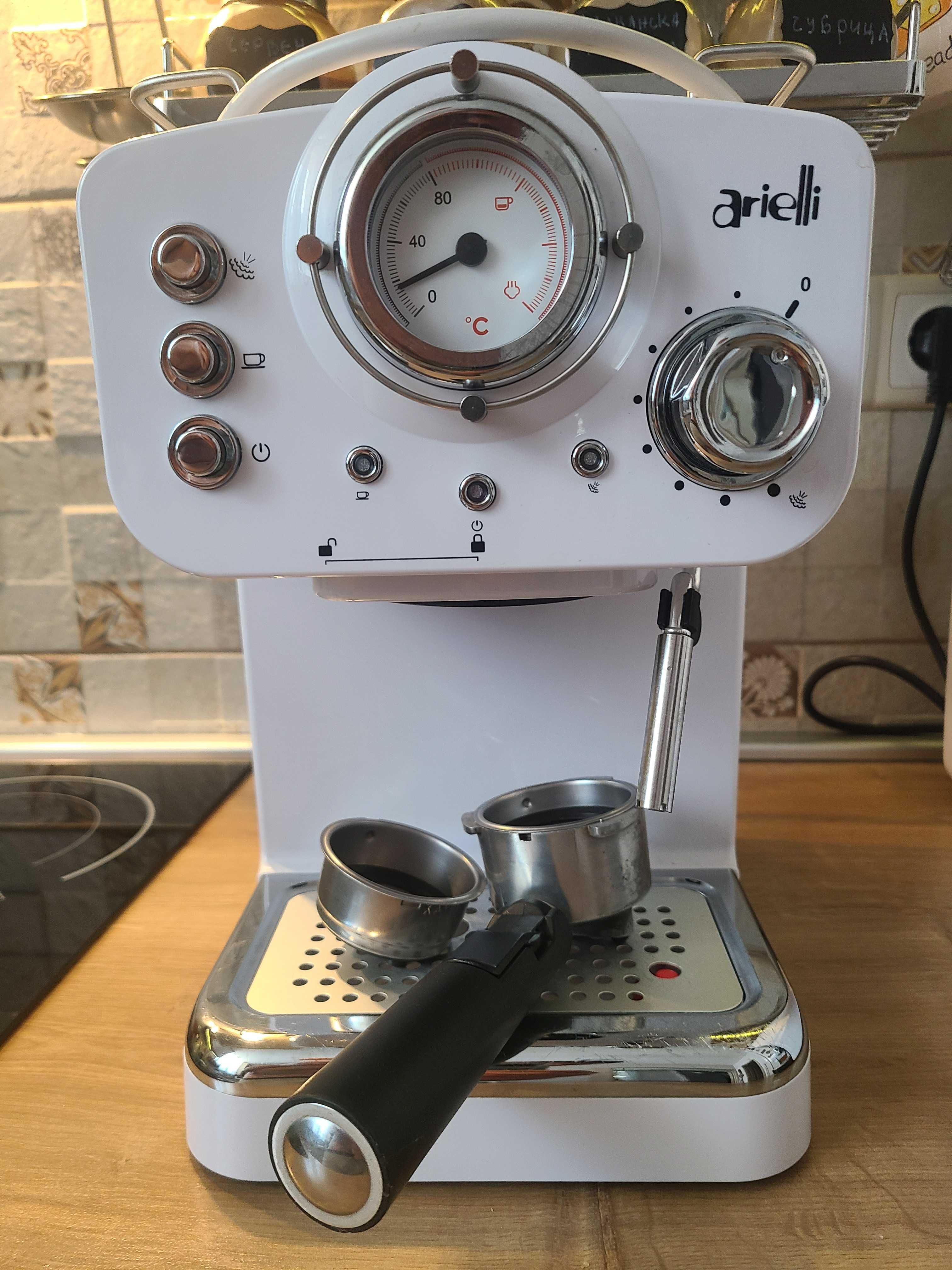 Кафемашина ARIELLI KM-501W