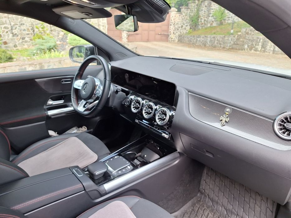 Mercedes Benz GLA 220 D 4MATIC AMG