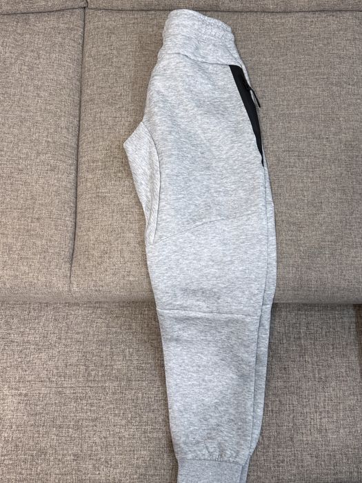 Pantaloni Nike Tech marimea S