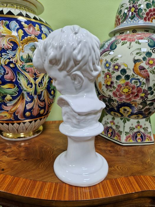 Страхотен антикварен колекционерски порцеланов бюст