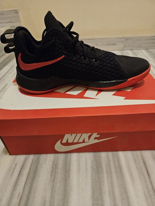 Мъжки маратонки Nike, 42,5 номер, 110 лв.