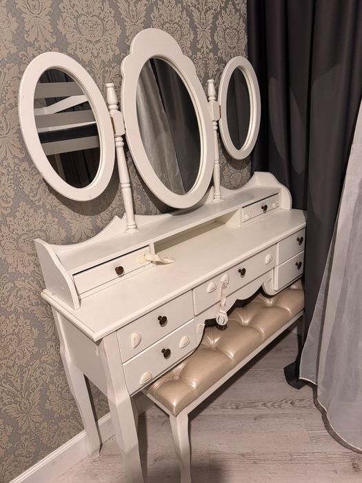 Туалетный столик