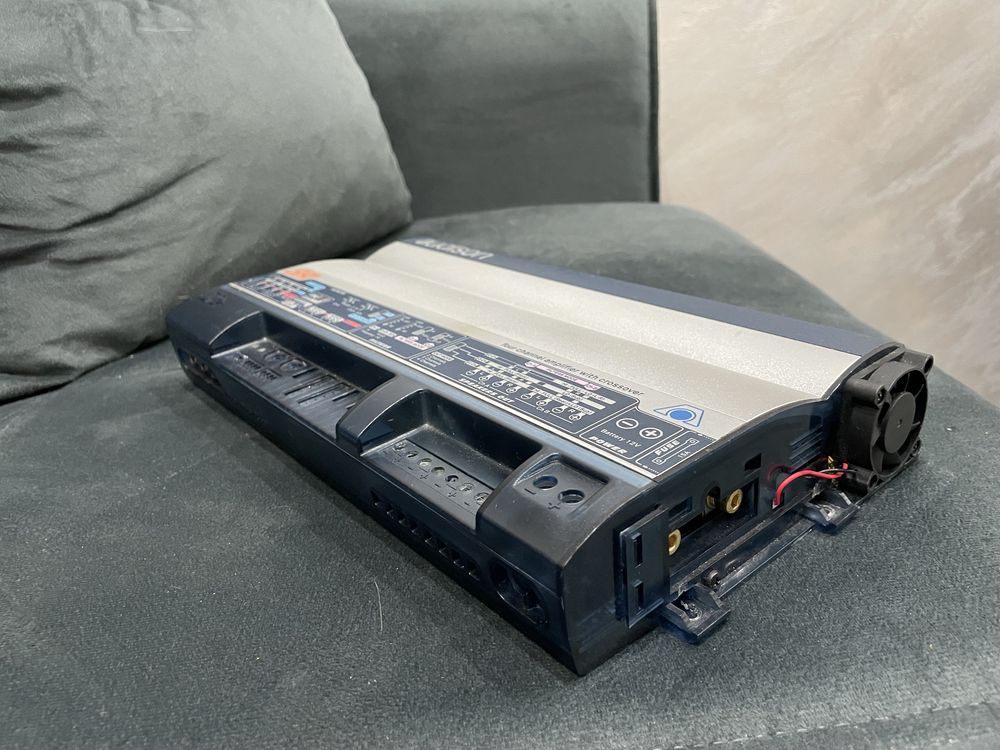 De vanzare amplificator audison in 4 canale