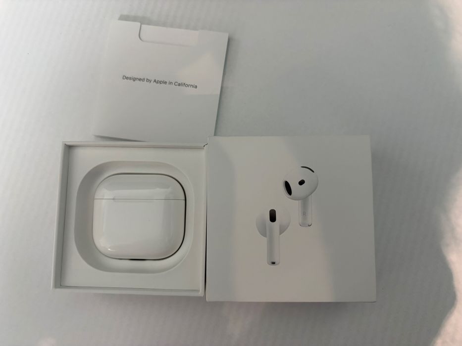 AirPods 4 with ANC - ОРИГИНАЛНИ Нови на 2 месеца.