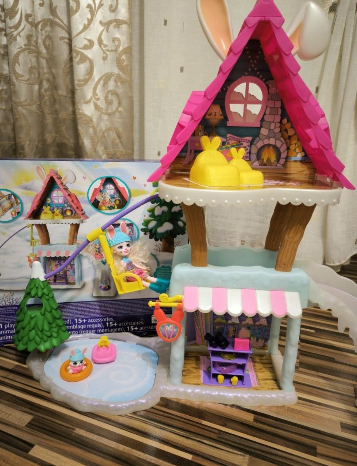 Enchantimals Cabana de Schi cu Bevy Bunny