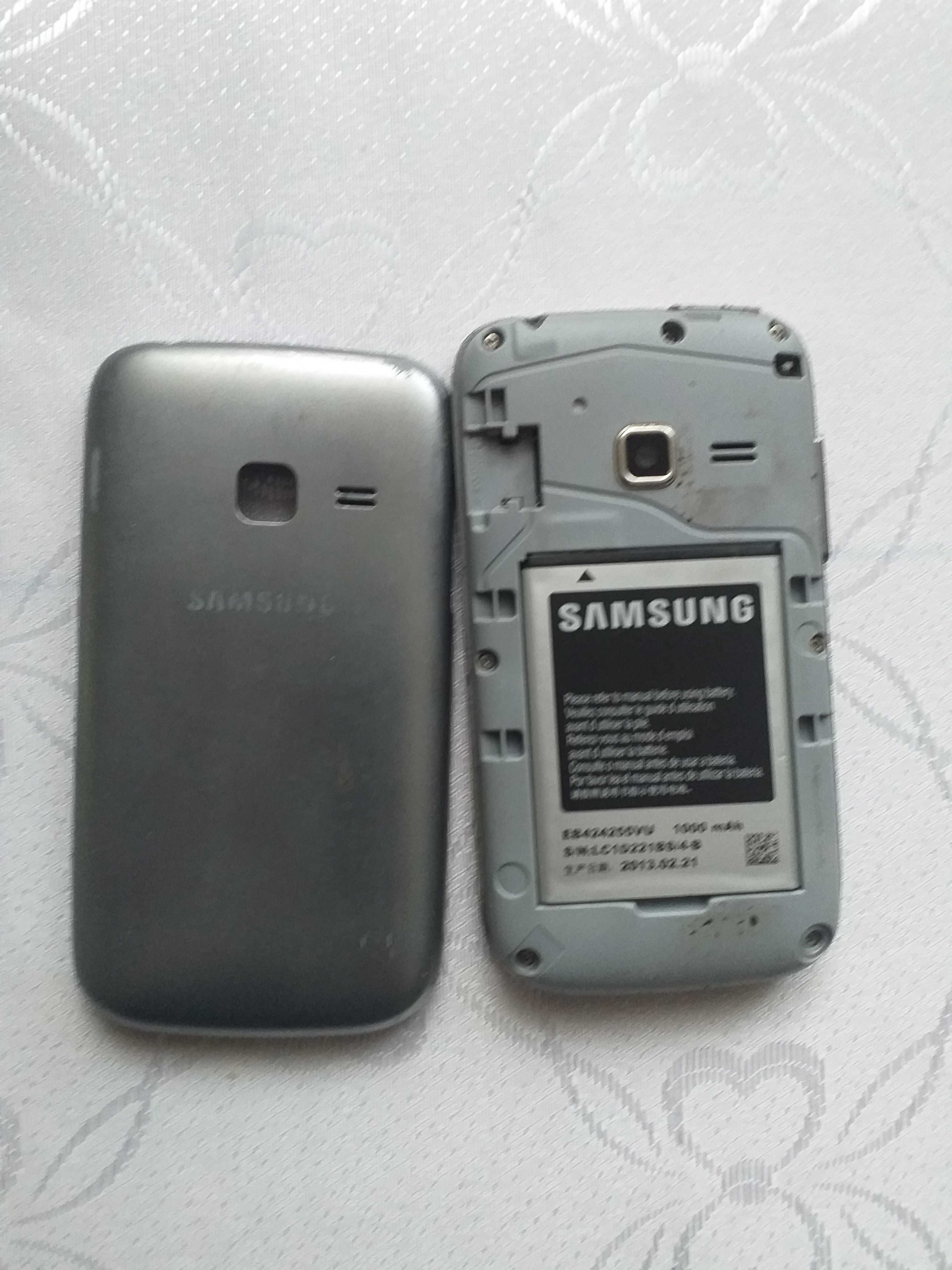 Vand doua telefoane Samsung