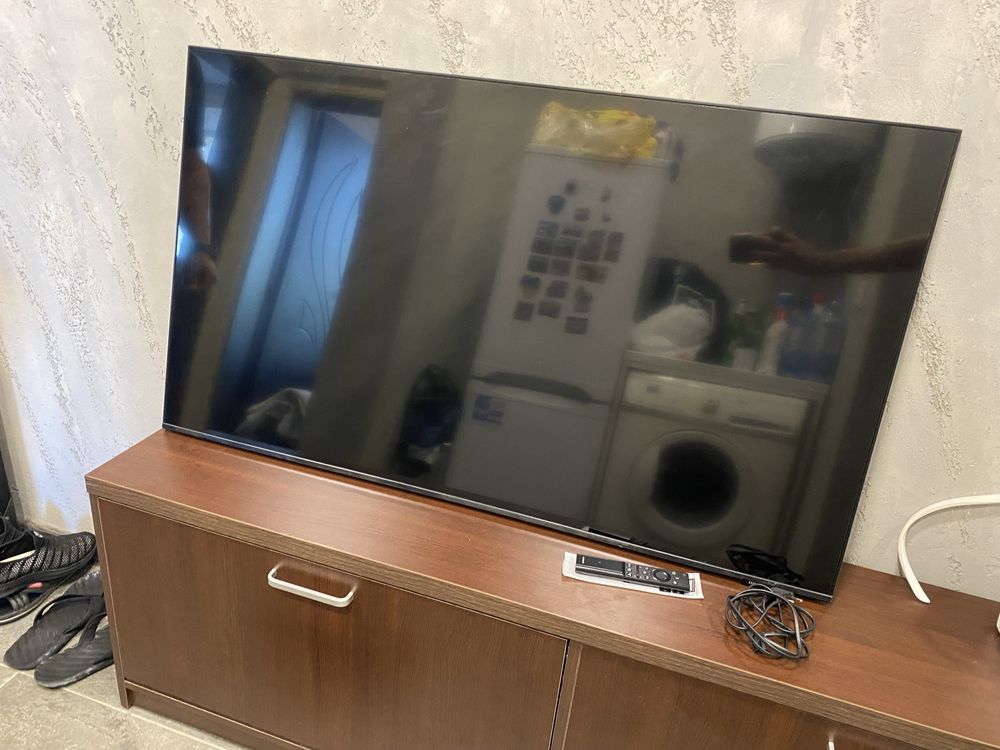 Телевизор Samsung Q60A на части