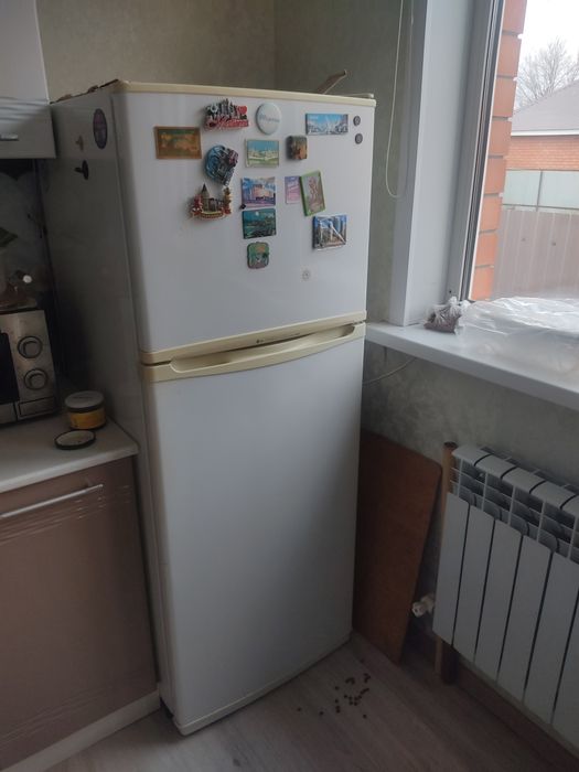 Холодильник двухкамерный