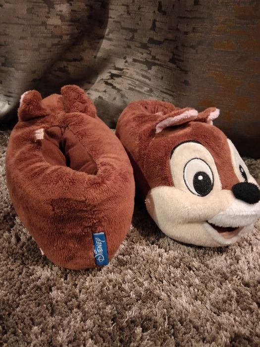 Vând papuci casa Disney
