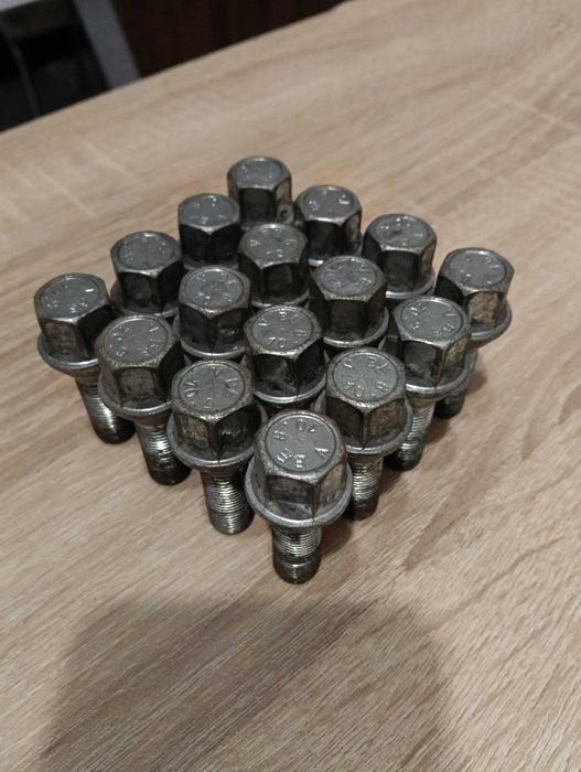 Болтове за джанти Пежо и Ситроен