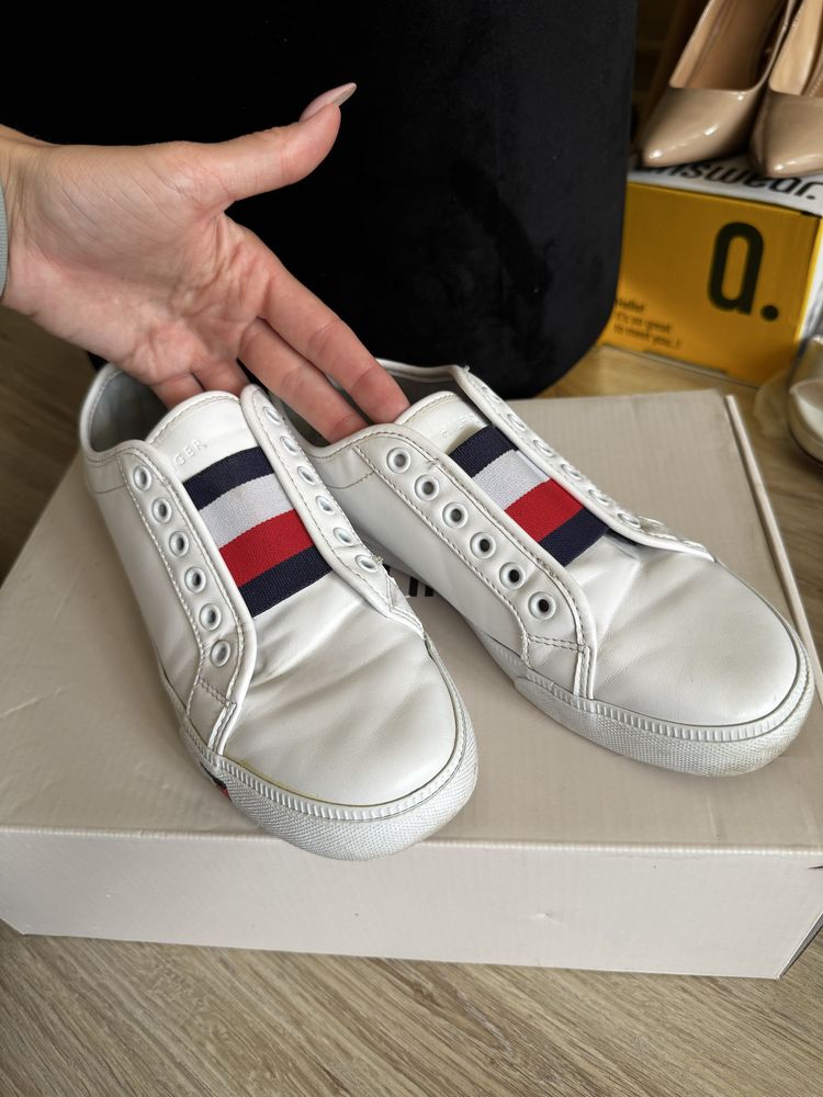 Бели маратонки/ кецове Tommy Hilfiger