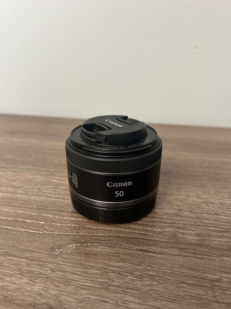 Обектив Canon RF 50mm f/1.8 STM