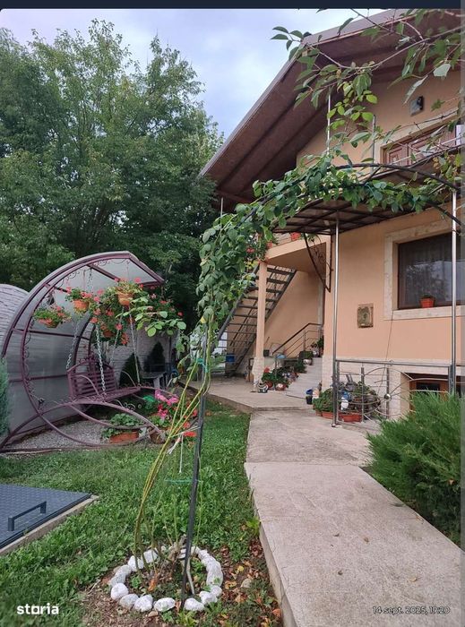 Vând casa in Dăești, Valcea